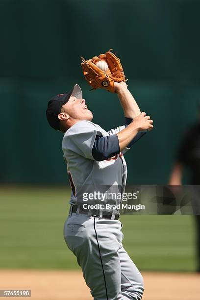 Chris Shelton of the Detroit Tigers fields during the game against the Oakland Athletics at the Network Associates Coliseum in Oakland, California on...