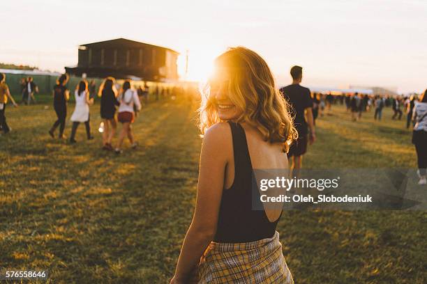 girl on music festival - music festival grass stock pictures, royalty-free photos & images