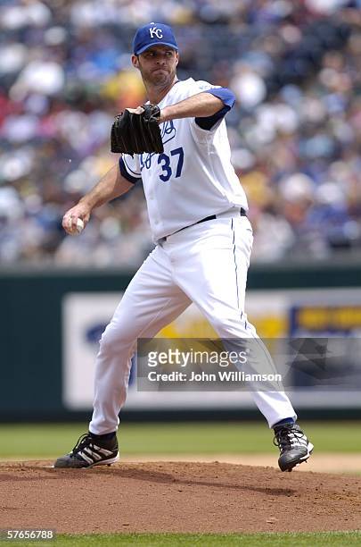 Pitcher Scott Elarton of the Kansas City Royals pitches during the game against the Cleveland Indians at Kauffman Stadium on May 10, 2006 in Kansas...