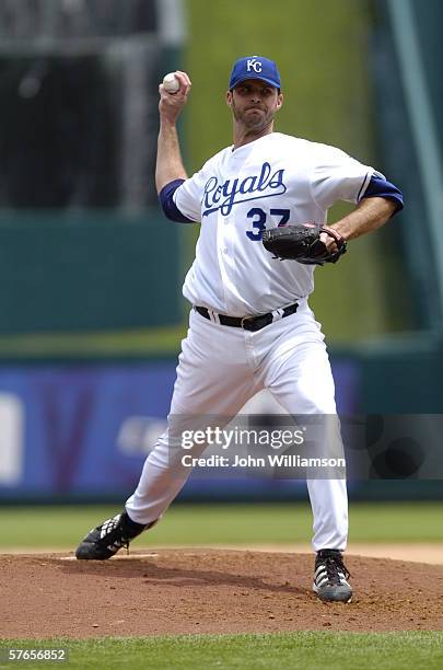 Pitcher Scott Elarton of the Kansas City Royals pitches during the game against the Cleveland Indians at Kauffman Stadium on May 10, 2006 in Kansas...