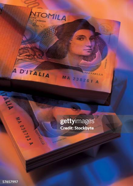 close-up of italian bank notes (toned) - italian currency stock-fotos und bilder