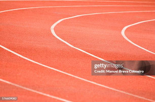 ready to run - olympic stadium stock pictures, royalty-free photos & images