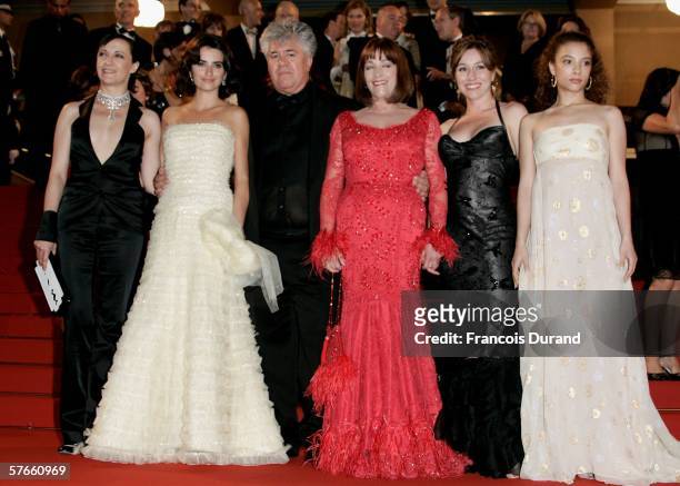 Spanish director Pedro Almodovar and Spanish actresses Blanca Portillor, Penelope Cruz, Carmen Maura, Lola Duenas and Yohana Cobo leave the 'Volver'...
