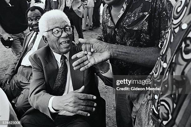 political activist walter sisulu at robben island reunion - apartheid south africa stock pictures, royalty-free photos & images