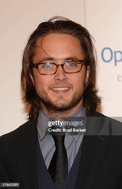 Actor Justin Chatwin arrives at the Operation Smiles annual dinner at Skylight Studios on May 19, 2006 in New York City.