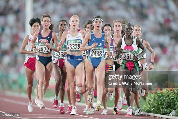 Italian runner Roberta Brunet leads a pack of runners at the 1996 Atlanta Olympic Games. Brunet would finish third behind gold medalist Wang Junxia...