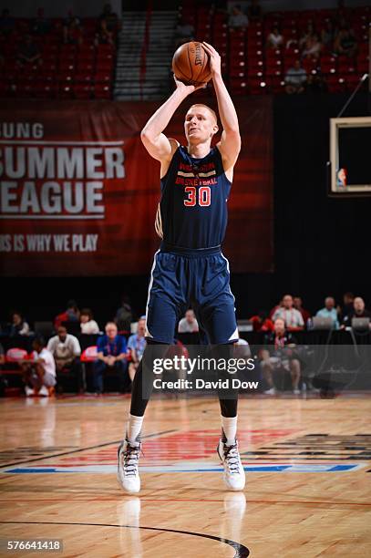 Aaron White of Washington Wizards shoots against the Chicago Bulls during the 2016 NBA Las Vegas Summer League on July 16, 2016 at the Thomas & Mack...