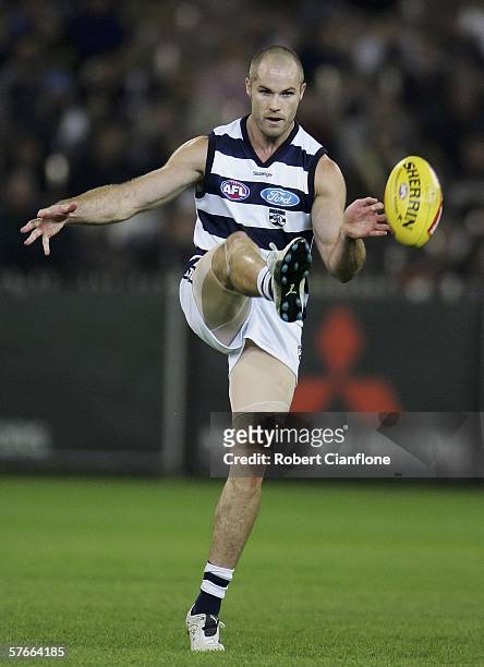 Tom Harley of the Cats in action during the round eight AFL match between the Collingwood Magpies and the Geelong Cats at the Melbourne Cricket...