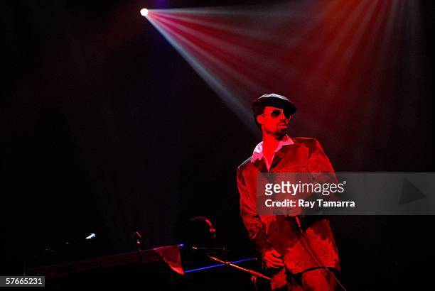 Recording artist Bilal Oliver performs during The Roots concert at Radio City Music Hall on May 19, 2006 in New York City.