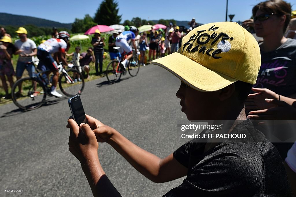 CYCLING-FRA-TDF2016-FANS