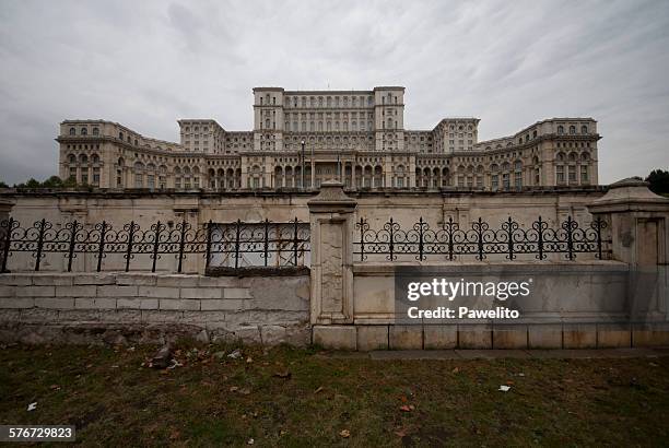 the palace of the parliament - ceausescu's palace - dictator stock-fotos und bilder