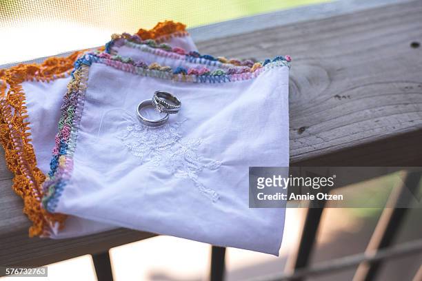 rings and handkerchiefs - handkerchief - fotografias e filmes do acervo