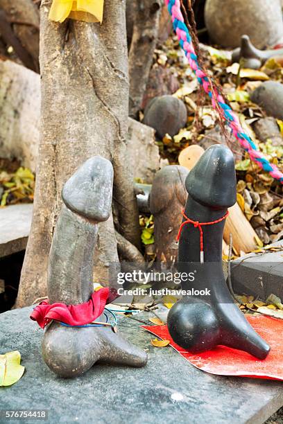 gray and black penis sculptures - phallic sculptures stock pictures, royalty-free photos & images