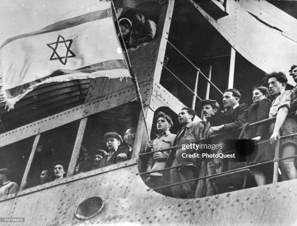 Refugee Jews Return To Palestine
