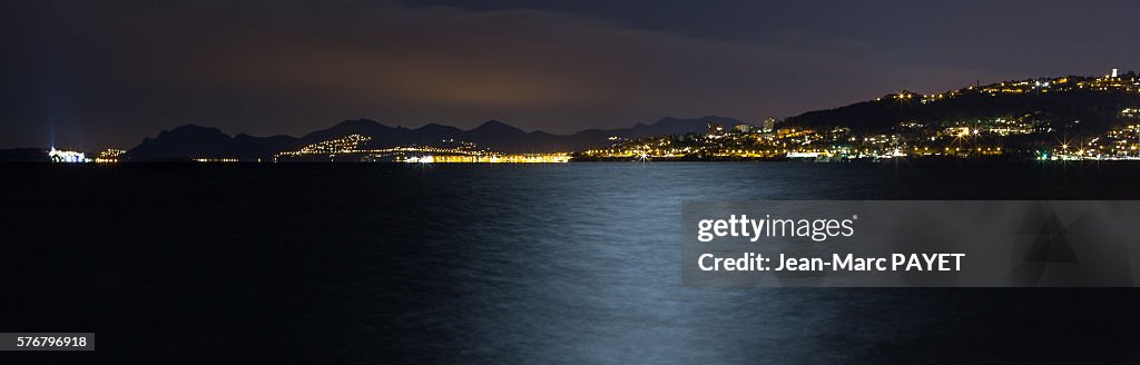 Juan les pins' bay in night