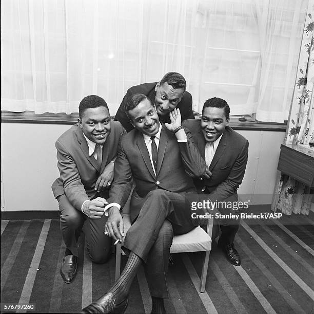 The Four Tops pose for a group portrait at te Mount Royal Hotel, London, circa 1965. L-R Renaldo Obie Benson, Levi Stubbs, Abdul Duke Fakir, Lawrence...