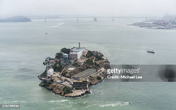 aerial alcatraz island - san francisco - alcatraz 個照片及圖片檔
