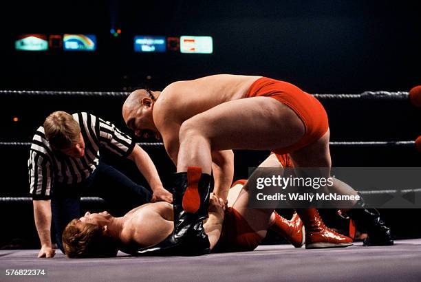 Killer Khan Putting a Hold on Bob Backlund