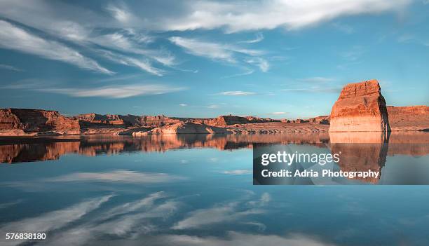 lake powell red rock formations - lake powell stock pictures, royalty-free photos & images