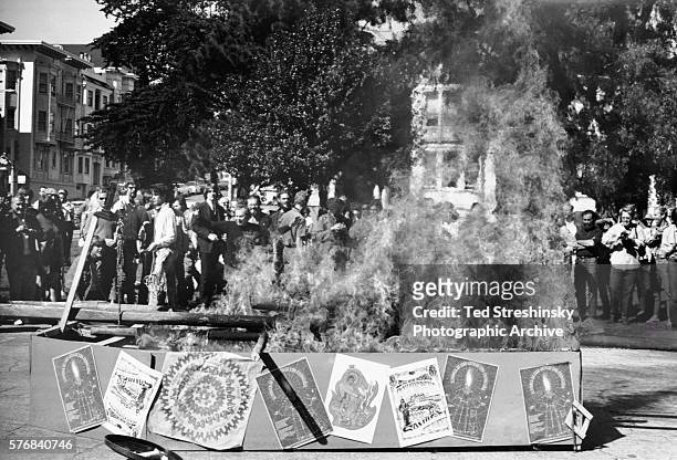 Hippies and the citizens of Haight Ashbury participate in a Hippie Funeral, in which hippies attempt to rename themselves in lieu of the rampant drug...