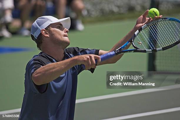 Andy Roderick Serving 2,600 Andy Roddick Serve Stock Photos, High-Res Pictures, and Images ...