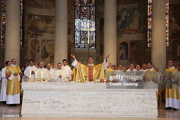 catholic mass - last supper stock pictures, royalty-free photos & images
