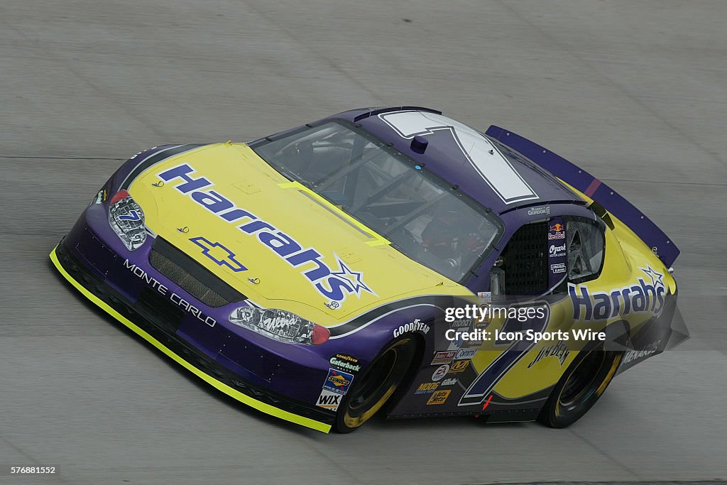 Mbna Racing Robby Gordon during the NASCAR Nextel series MBNA Race Points 400 at ...