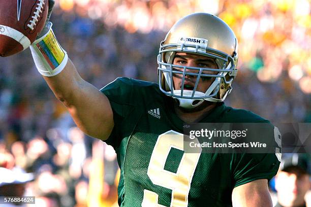 Notre Dame defensive back Tom Zbikowski celebrates after his 60 yard punt return for a touchdown during the USC Trojans 34-31 victory over the Notre...