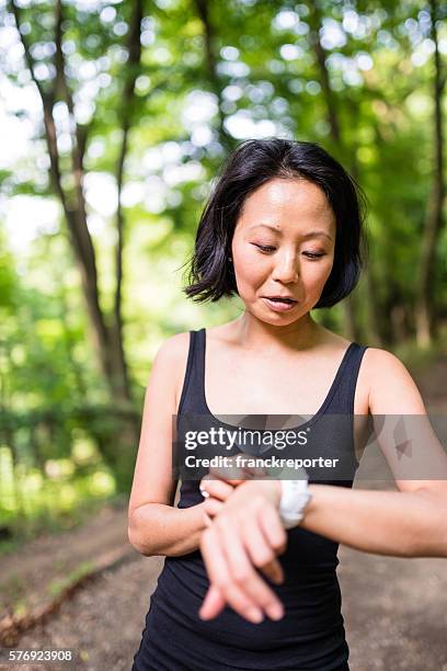 checking the lap time after running - pictures of containers seized by customs stock pictures, royalty-free photos & images