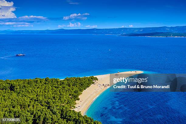 croatia, dalmatia, brac island, zlatni rat beach - zlatni rat stock-fotos und bilder