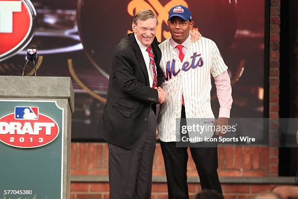 245 Bud Smith” Baseball Stock Photos, HighRes Pictures, and Images