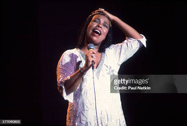 American musician Roberta Flack performs onstage at the Park West Auditorium, Chicago, Illinois, March 30, 1981.