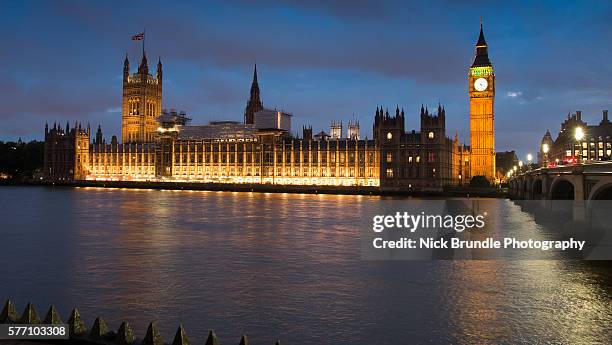 big ben by night, london, england - person falls from westminster bridge stock pictures, royalty-free photos & images
