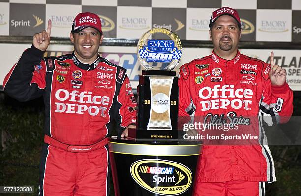 Hampton, GA Tony Stewart wins the Emory Healthcare 500 race at the Atlanta Motor Speedway in Hampton, GA.