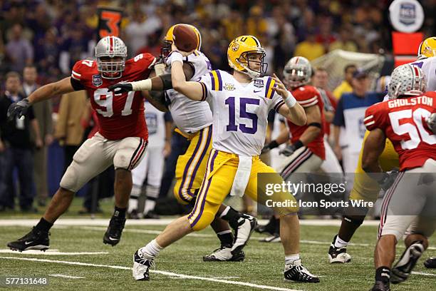 Tigers quarterback Matt Flynn throws down field during the 2nd half against the Ohio State Buckeyes during the 2008 Allstate BCS National...