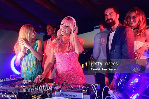 Model and DJ, Amber Le Bon was joined by Clara Paget , Jack Guiness and Lima Che when she took to the decks for the first time as she was seen DJ-ing...