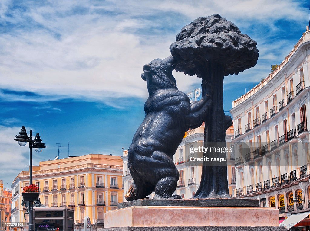 Madrid, bear statue at Sol square