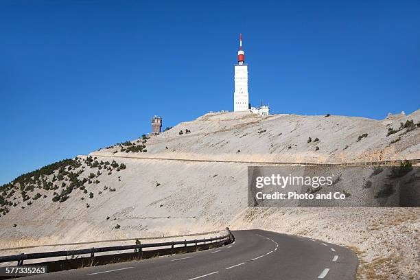 mountain road, north summit of mount ventoux - mont ventoux imagens e fotografias de stock