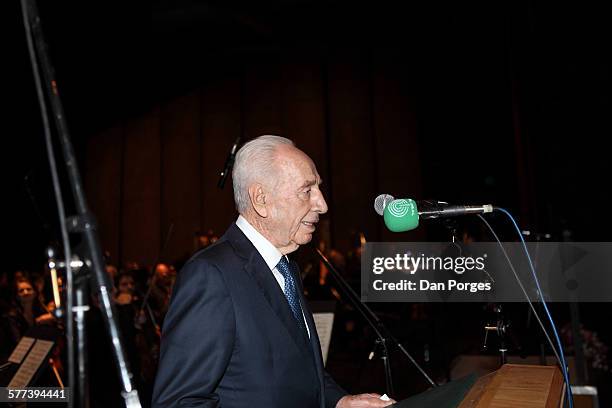 Former Israeli President Shimon Peres speaks during a Jerusalem Academy of Music and Dance ceremony in the Jerusalem Theater's Sherover Hall,...