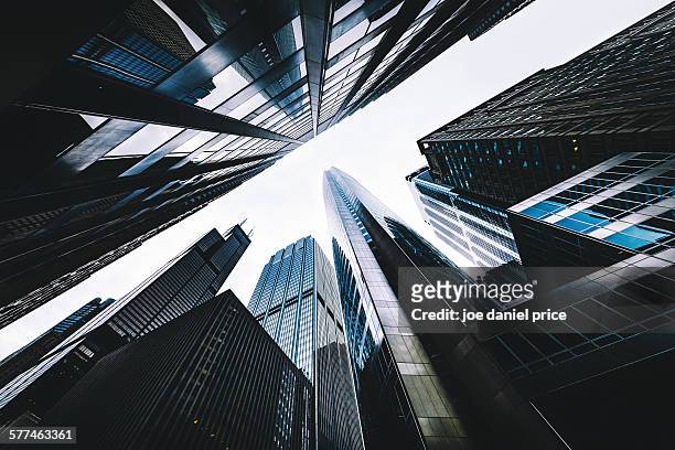 looking up, chicago, illinois, america - willis tower fotografías e imágenes de stock
