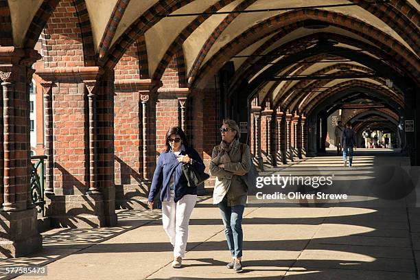 oberbaum bridge - brick arch stock pictures, royalty-free photos & images