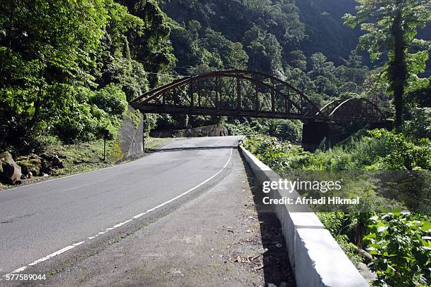 batang anai railway bridge - sumatra-railway stock pictures, royalty-free photos & images