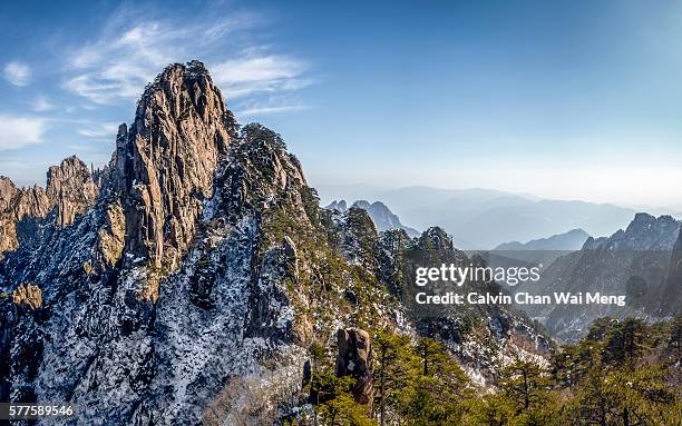 scenic view at mt huangshan - anhui, china - huangshan mountains stock pictures, royalty-free photos & images