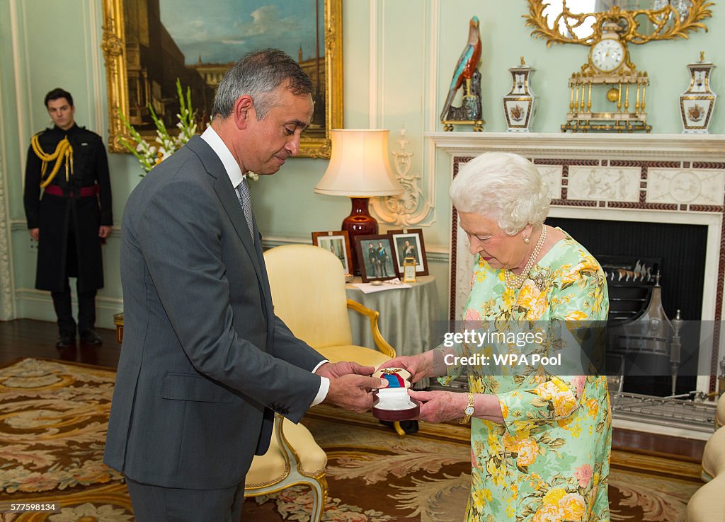 Audience With The Queen At Buckingham Palace