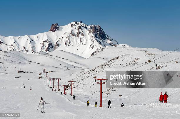 the ski centre at mt erciyes in kayseri,turkey - tellerlift stock-fotos und bilder