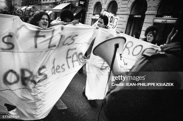 Entre 600 étudiants et lycéens, selon la police, et 2.000, selon les organisateurs, manifestent le 04 décembre 2007 à Lyon, contre la loi Pécresse...