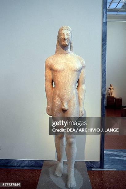 Kouros, 590-570 BC, statue from Thera, Greece. Greek civilisation, 6th century BC. Athens, Ethnikó Arheologikó Moussío