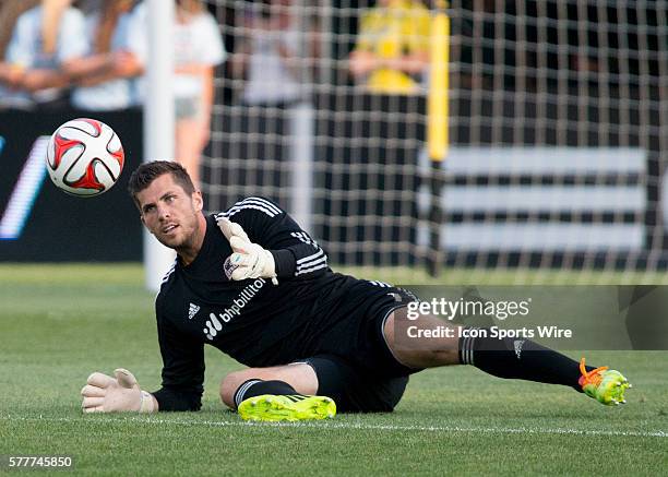 Tally Hall of the Houston Dynamo warming up before the game between the Houston Dynamo and the Columbus Crew at the Crew Stadium in Columbus, Ohio.