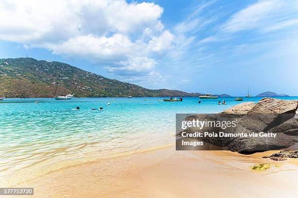 magens bay beach at saint thomas, us virgin islands - magens bay fotografías e imágenes de stock