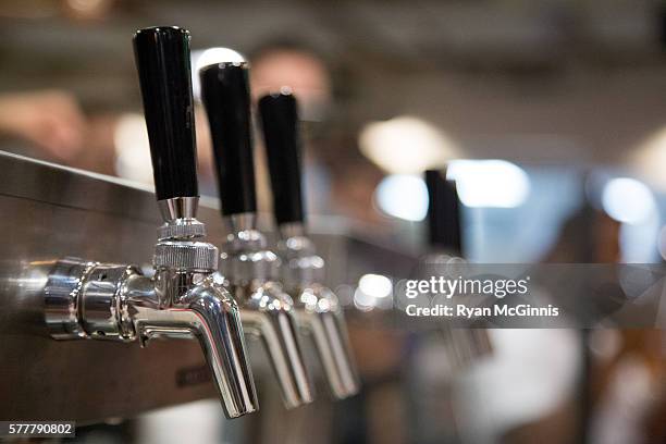 nitro coffee dispenser - beer pump stock pictures, royalty-free photos & images